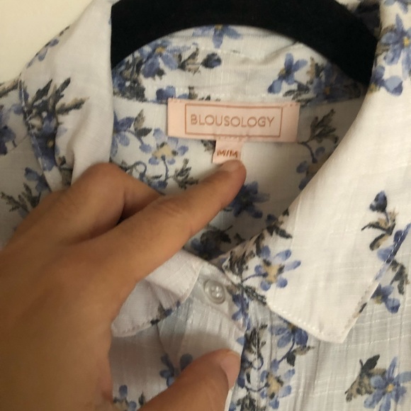 Blousology White Floral Blouse - Picture 4 of 5